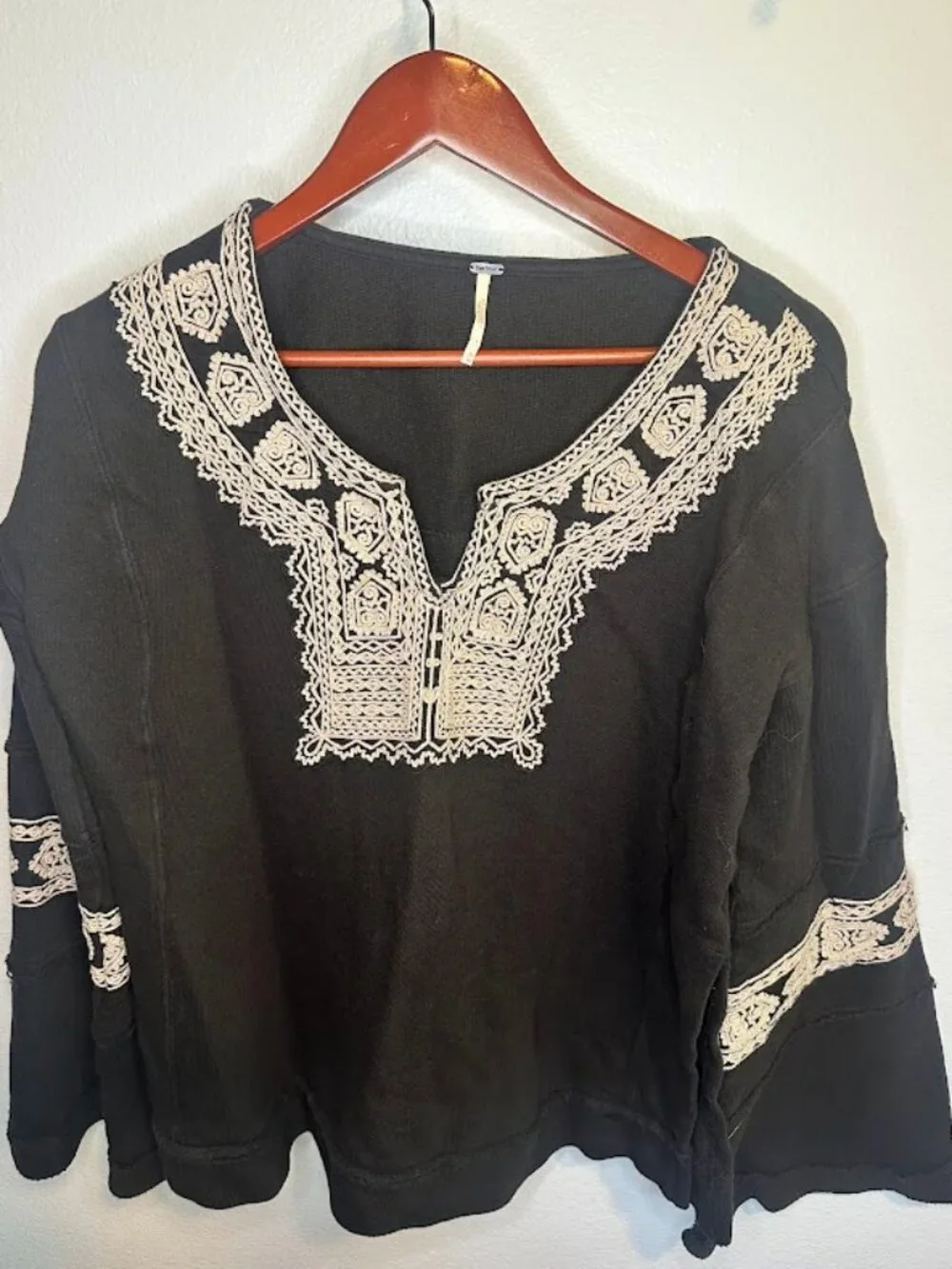 Free People Santa Maria Embroidered Bell Sleeve Boho Retro V-Neck Pullover - Med